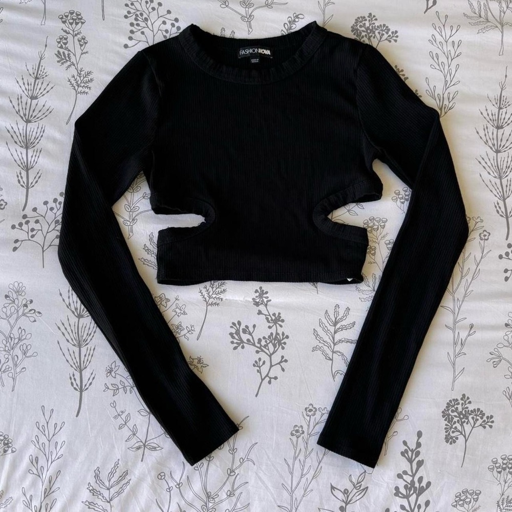 Fashion Nova - Black Long sleeve shirt
